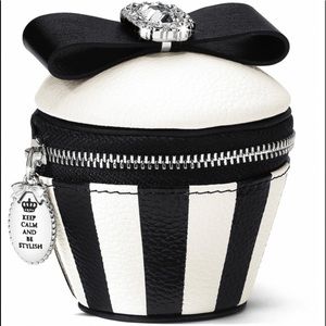 My Flat in London by Brighton Cupcake Pouch